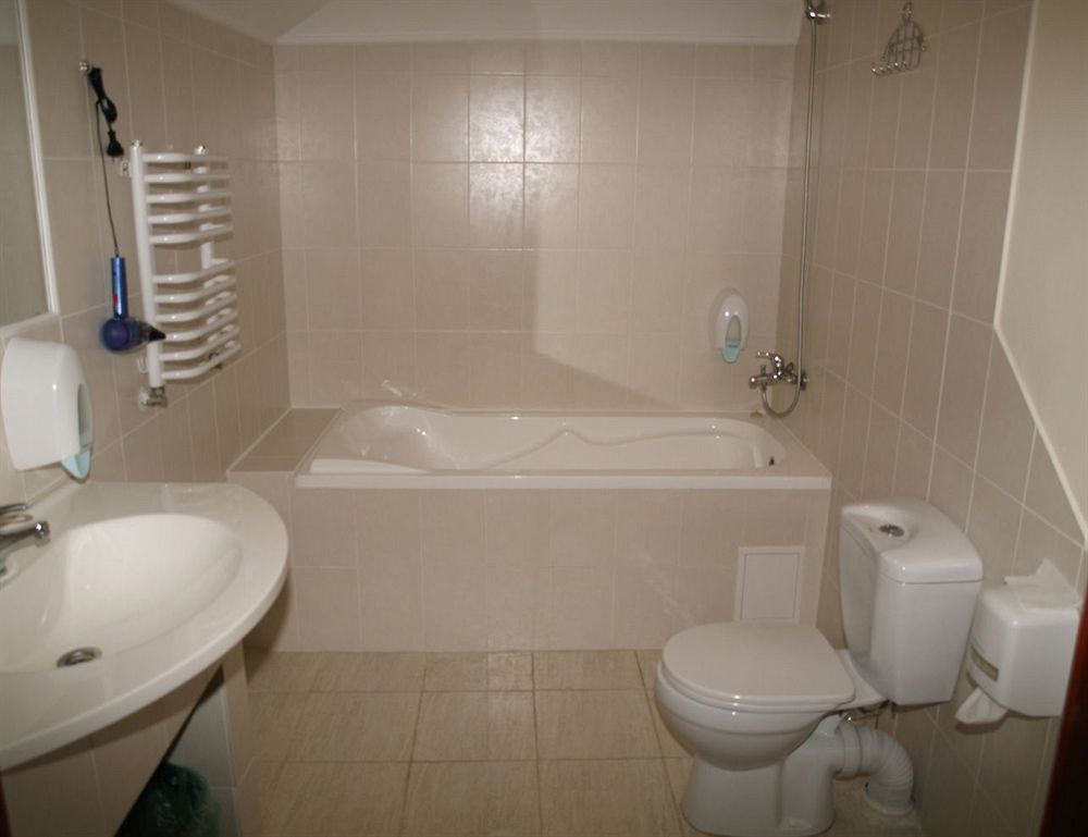 Malvy Hotel Трускавец Екстериор снимка